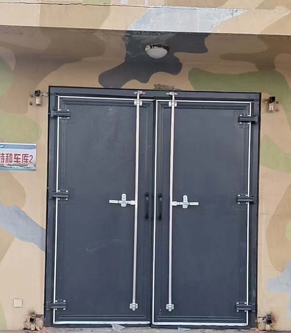 富县工业平开门