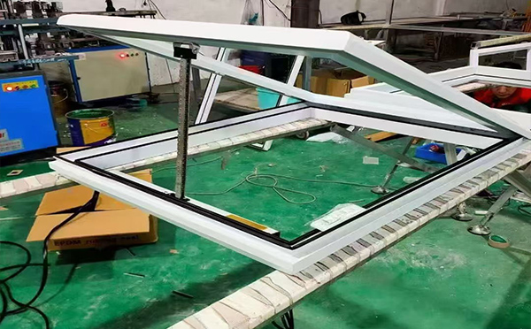 某地下车库出入口富县排烟窗配置工程