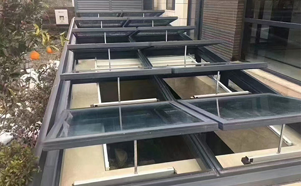 某轨道交通车辆维修车间富县排烟窗应用