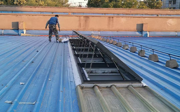 某区域性物流仓储中心富县排烟窗系统安装项目