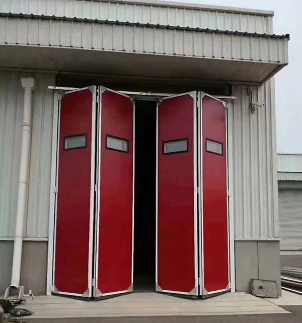 富县工业折叠门在大型装配车间出入口的应用实例